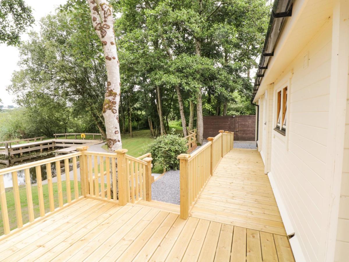 Port Heron Lodge Athlone Buitenkant foto